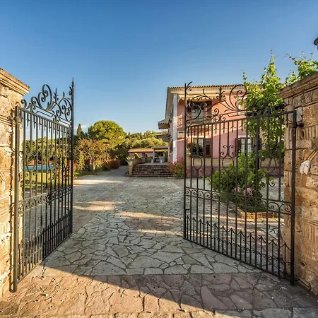 萨拉基诺文学馆酒店 * Agios Dimitrios (Zakynthos)