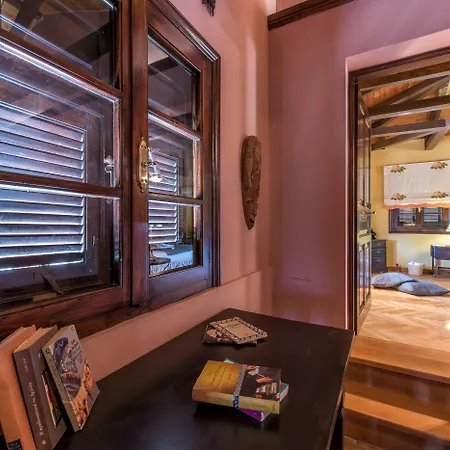 فيلة Sarakino House Of Literature